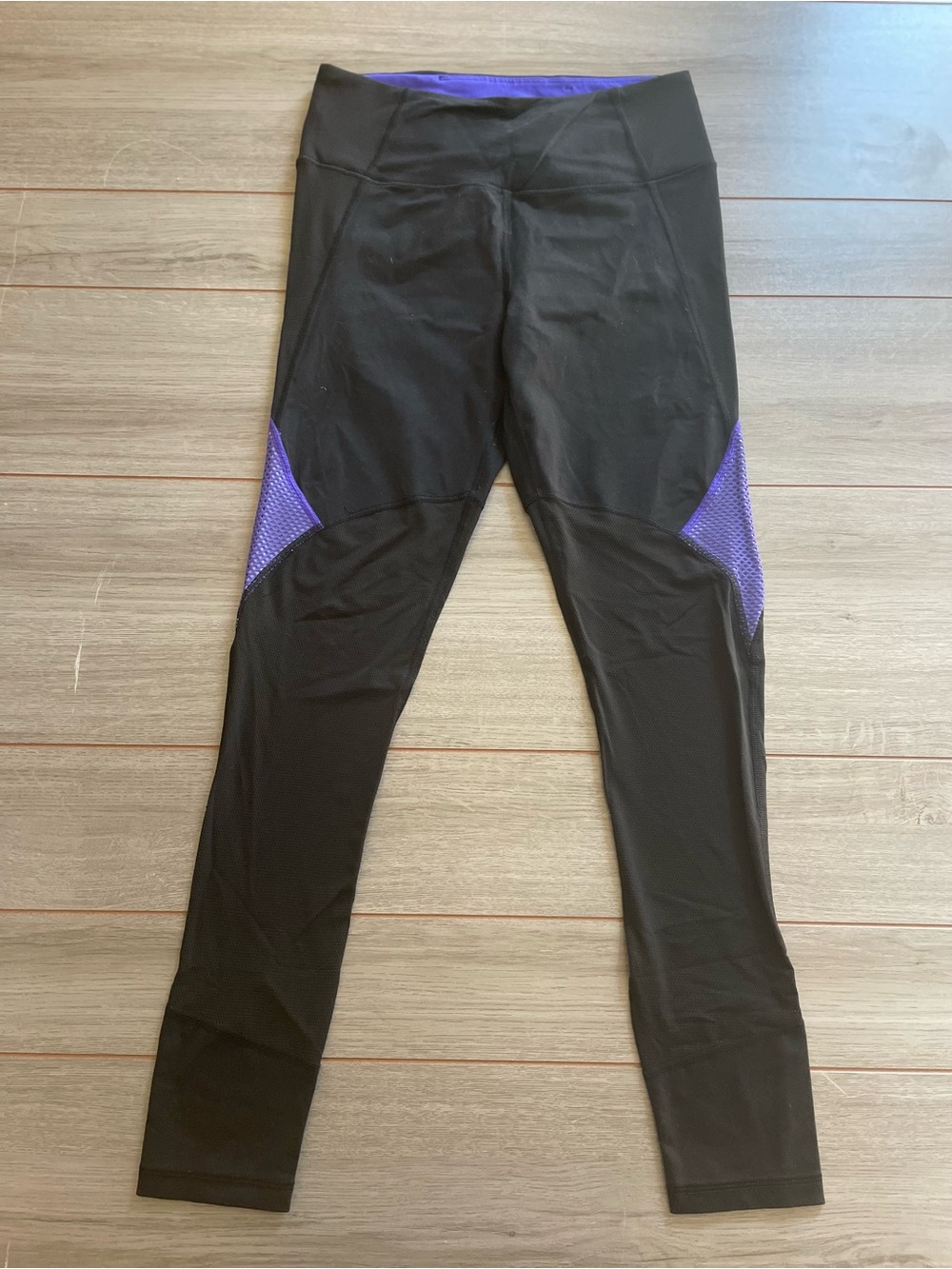 VSX Victoria Sport by Victoria's Secret women's medium athletic leggings - Picture 3 of 6